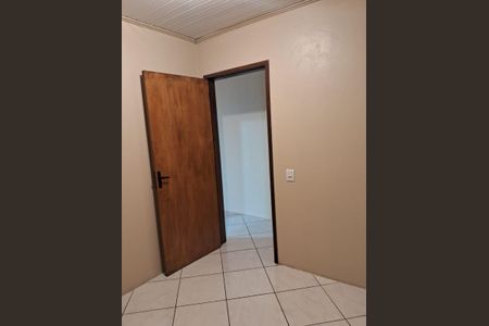 Quarto de casa para alugar com 2 quartos, 50m² em Guajuviras, Canoas