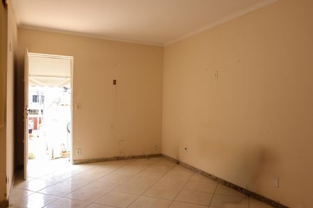 Casa à venda com 312m², 4 quartos e 5 vagasSala
