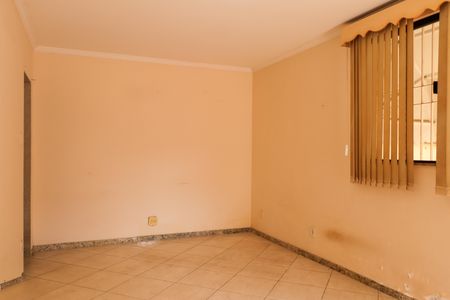 Casa à venda com 312m², 4 quartos e 5 vagasSala