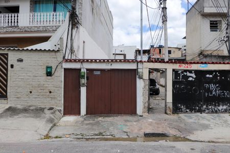 Casa à venda com 312m², 4 quartos e 5 vagasFachada