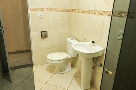 Casa à venda com 312m², 4 quartos e 5 vagasBanheiro 