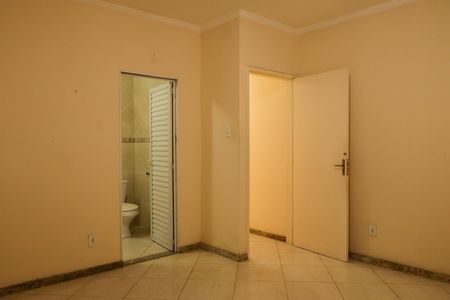 Casa à venda com 312m², 4 quartos e 5 vagasSuíte