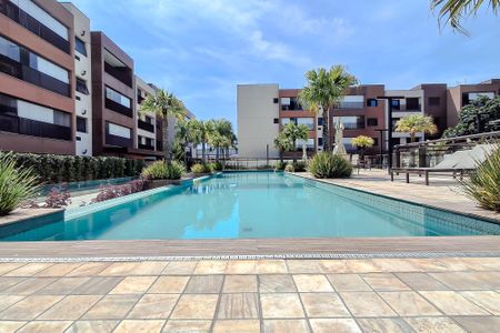 Apartamento à venda com 81m², 2 quartos e 2 vagas Apartamento à venda com 81m², 2 quartos e 2 vagasÁrea comum - Piscina