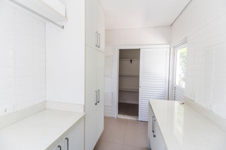 Casa de condomínio para alugar com 385m², 4 quartos e 4 vagas Casa de condomínio para alugar com 385m², 4 quartos e 4 vagasÁrea de Serviço