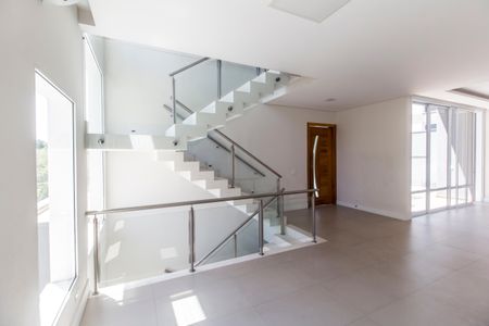 Casa de condomínio para alugar com 385m², 4 quartos e 4 vagas Casa de condomínio para alugar com 385m², 4 quartos e 4 vagasSala