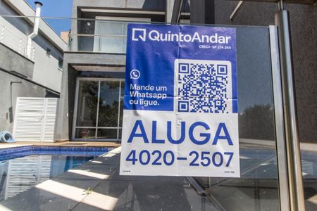 Casa de condomínio para alugar com 385m², 4 quartos e 4 vagas Casa de condomínio para alugar com 385m², 4 quartos e 4 vagasVista da Rua