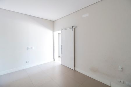 Casa de condomínio para alugar com 385m², 4 quartos e 4 vagas Casa de condomínio para alugar com 385m², 4 quartos e 4 vagasSuíte