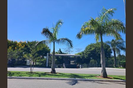 Casa de condomínio para alugar com 385m², 4 quartos e 4 vagas Casa de condomínio para alugar com 385m², 4 quartos e 4 vagasVista da Rua