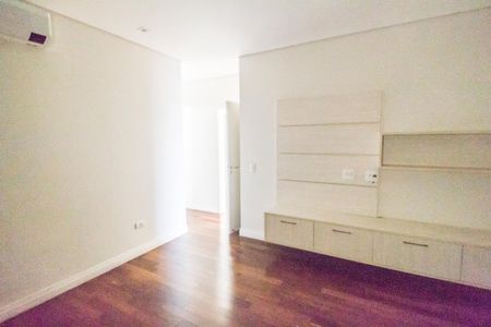 Casa de condomínio para alugar com 385m², 4 quartos e 4 vagas Casa de condomínio para alugar com 385m², 4 quartos e 4 vagasSuíte