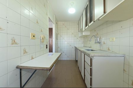 Cozinha de apartamento à venda com 2 quartos, 40m² em Jardim São Luís, São Paulo
