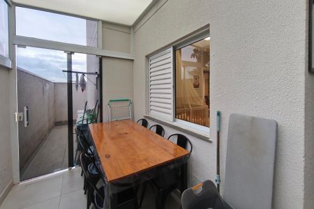 Apartamento para alugar com 72m², 2 quartos e 2 vagasÁrea de Serviço