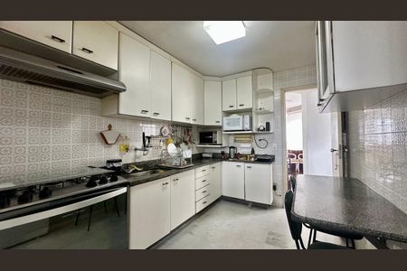 Apartamento à venda com 200m², 4 quartos e 1 vagaCozinha 