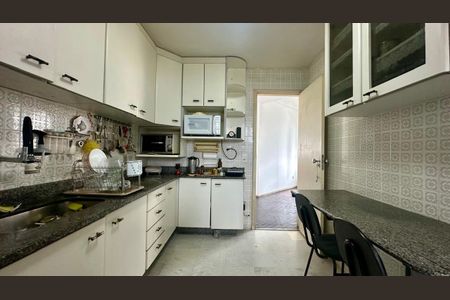 Apartamento à venda com 200m², 4 quartos e 1 vagaCozinha 