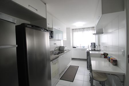 Apartamento à venda com 166m², 4 quartos e 3 vagasCozinha