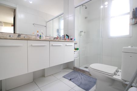 Apartamento à venda com 166m², 4 quartos e 3 vagasBanheiro da suíte 1