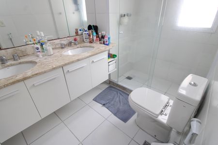 Apartamento à venda com 166m², 4 quartos e 3 vagasBanheiro da suíte 1