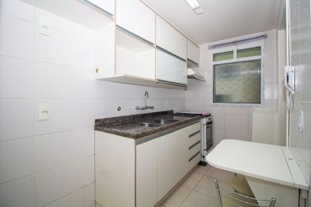 Cozinha de apartamento para alugar com 3 quartos, 88m² em Petrópolis, Porto Alegre