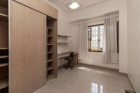 Casa para alugar com 5 quartos, 265m² em Chácara Inglesa, São Paulo