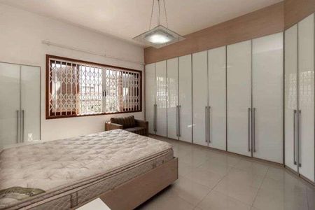 Casa para alugar com 5 quartos, 265m² em Chácara Inglesa, São Paulo