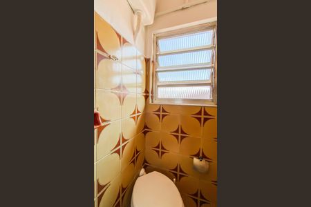 Casa para alugar com 200m², 4 quartos e 2 vagas Casa para alugar com 200m², 4 quartos e 2 vagasBanheiro de serviço