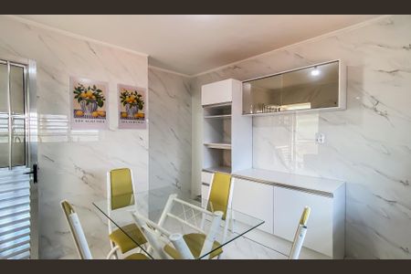 Casa para alugar com 200m², 4 quartos e 2 vagas Casa para alugar com 200m², 4 quartos e 2 vagasCozinha