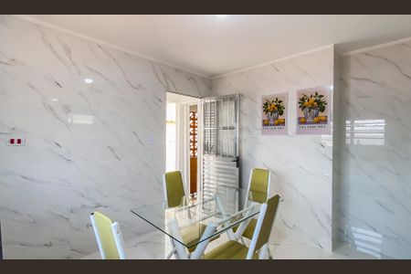 Casa para alugar com 200m², 4 quartos e 2 vagas Casa para alugar com 200m², 4 quartos e 2 vagasCozinha