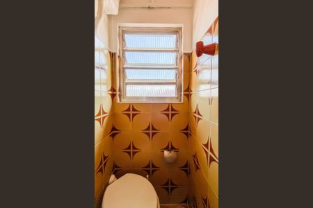 Casa para alugar com 200m², 4 quartos e 2 vagas Casa para alugar com 200m², 4 quartos e 2 vagasBanheiro de serviço