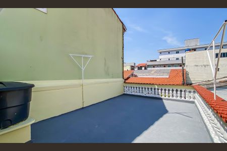 Casa para alugar com 200m², 4 quartos e 2 vagas Casa para alugar com 200m², 4 quartos e 2 vagasVaranda