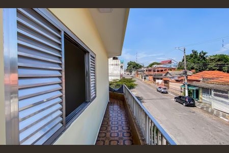 Casa para alugar com 200m², 4 quartos e 2 vagas Casa para alugar com 200m², 4 quartos e 2 vagasVaranda