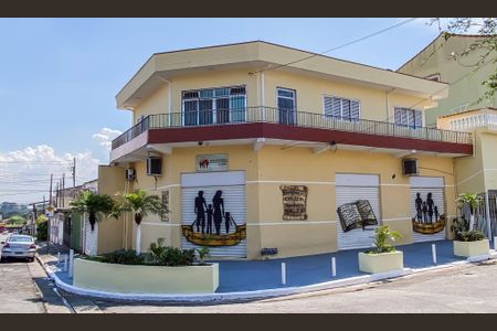 Casa para alugar com 200m², 4 quartos e 2 vagas Casa para alugar com 200m², 4 quartos e 2 vagasFachada