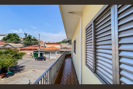 Casa para alugar com 200m², 4 quartos e 2 vagas Casa para alugar com 200m², 4 quartos e 2 vagasVaranda