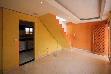 Casa para alugar com 250m², 3 quartos e 3 vagas Casa para alugar com 250m², 3 quartos e 3 vagasSala