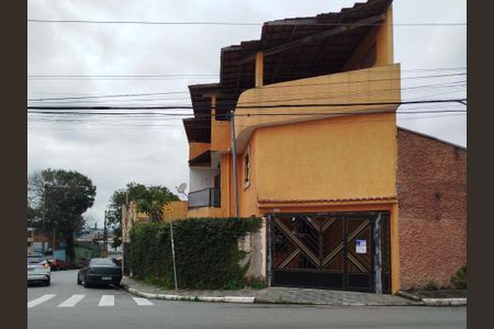 Casa para alugar com 250m², 3 quartos e 3 vagas Casa para alugar com 250m², 3 quartos e 3 vagasFachada