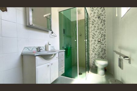 Casa à venda com 135m², 3 quartos e 2 vagasBanheiro