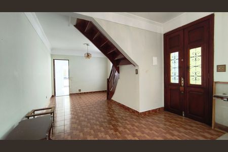 Casa à venda com 135m², 3 quartos e 2 vagas Casa à venda com 135m², 3 quartos e 2 vagasSala