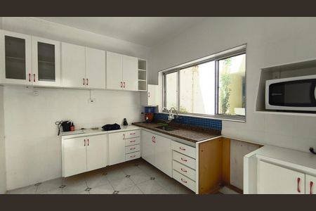 Casa à venda com 135m², 3 quartos e 2 vagasCozinha