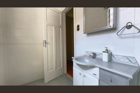 Casa à venda com 135m², 3 quartos e 2 vagasBanheiro