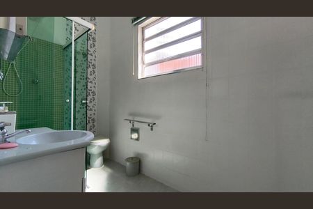 Casa à venda com 135m², 3 quartos e 2 vagasBanheiro