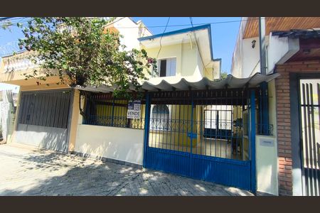 Casa à venda com 135m², 3 quartos e 2 vagasFachad + Plaquinha