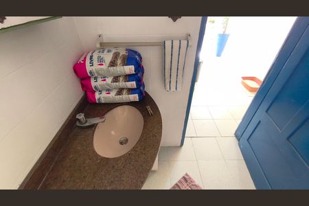 Casa à venda com 135m², 3 quartos e 2 vagasBanheiro de serviço