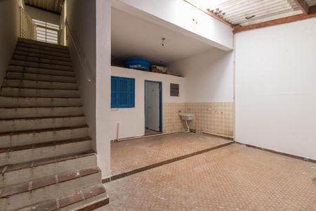 Casa para alugar com 200m², 2 quartos e 1 vagaQuintal