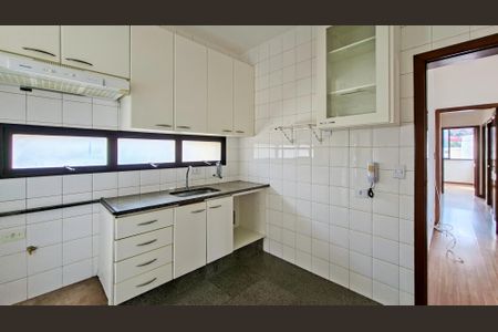 Apartamento para alugar com 119m², 4 quartos e 2 vagasCozinha e Área de Serviço
