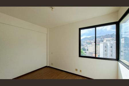 Apartamento para alugar com 119m², 4 quartos e 2 vagasQuarto