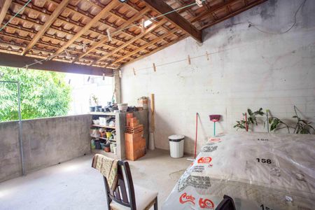 Casa à venda com 226m², 3 quartos e 1 vagaSalão 