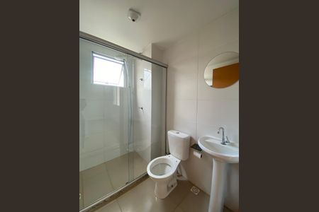 Banheiro de apartamento para alugar com 2 quartos, 48m² em São João, Betim