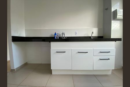 Apartamento para alugar com 48m², 2 quartos e 1 vagaCozinha - Armários