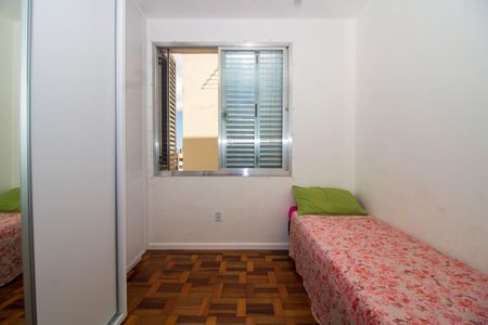 Quarto 1 de apartamento para alugar com 2 quartos, 52m² em Centro Histórico, Porto Alegre