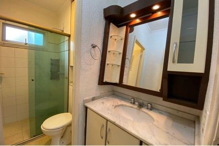 Banheiro 1 de casa para alugar com 2 quartos, 89m² em Estância Velha, Canoas