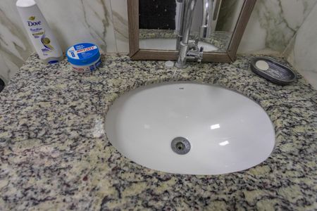 Apartamento para alugar com 56m², 2 quartos e 1 vagaBanheiro 