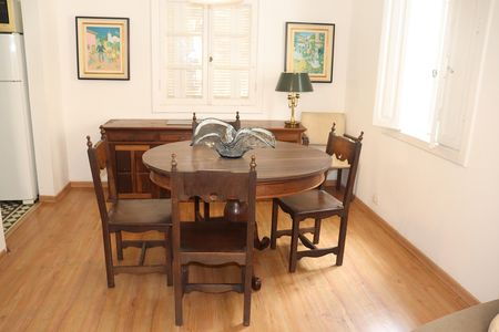 Sala de casa para alugar com 2 quartos, 180m² em Bela Vista, São Paulo